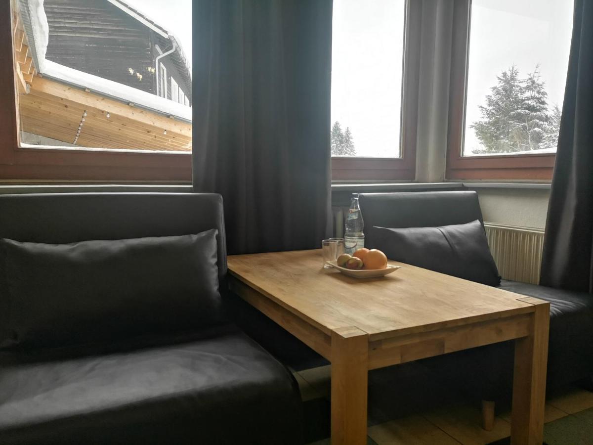 Hotel & Hostel Drei Baeren Алтенау Екстериор снимка