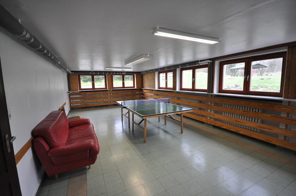 Hotel & Hostel Drei Baeren Алтенау Екстериор снимка