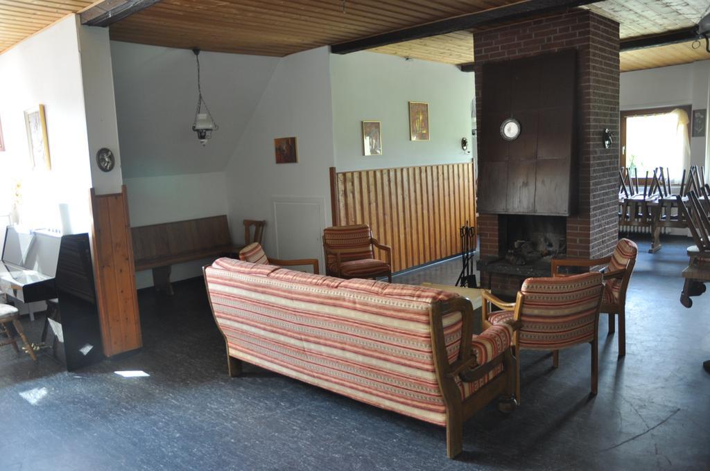 Hotel & Hostel Drei Baeren Алтенау Екстериор снимка