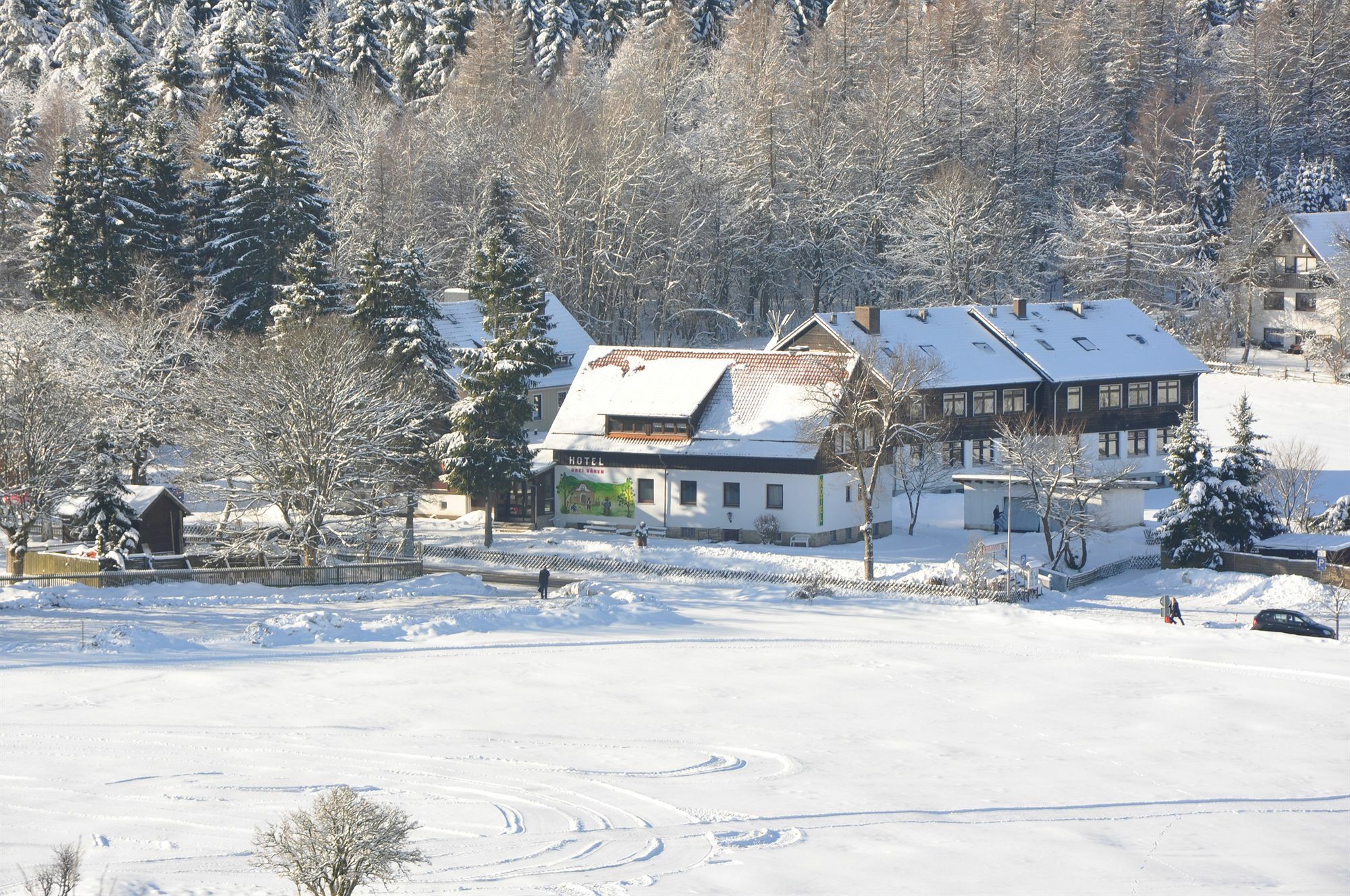Hotel & Hostel Drei Baeren Алтенау Екстериор снимка